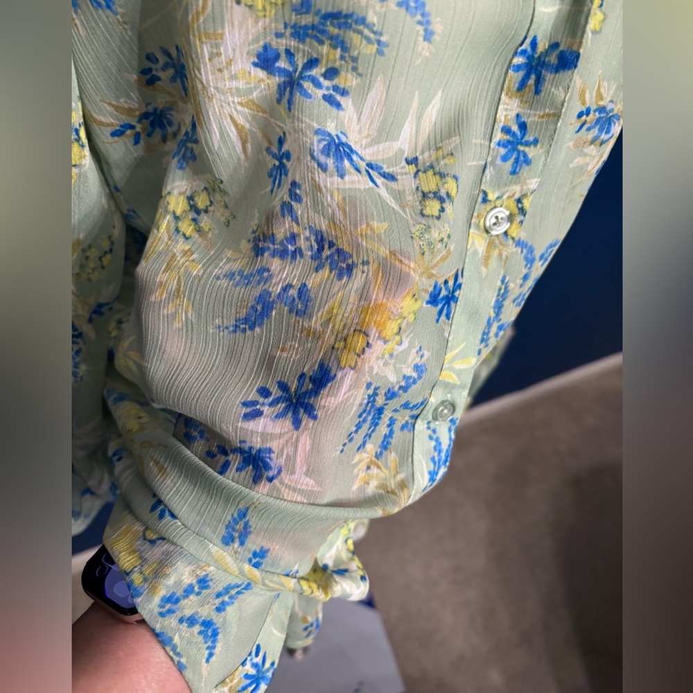 🌼2/$40 🌼KUT from the Kloth NWT Floral Print Chiffon Button-up, Long-sleeve - Picture 8 of 16